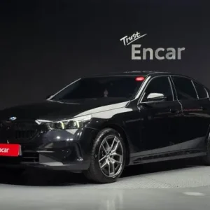 بي ام دبليو الفئة الخامسة موديل 2024 سعر لقطة🔥 واصل ميناء جدة 143,548 الف ريال