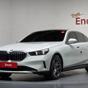 بي ام دبليو الفئة الخامسة موديل 2024 سعر لقطة🔥 واصل ميناء جدة 139,170 الف ريال